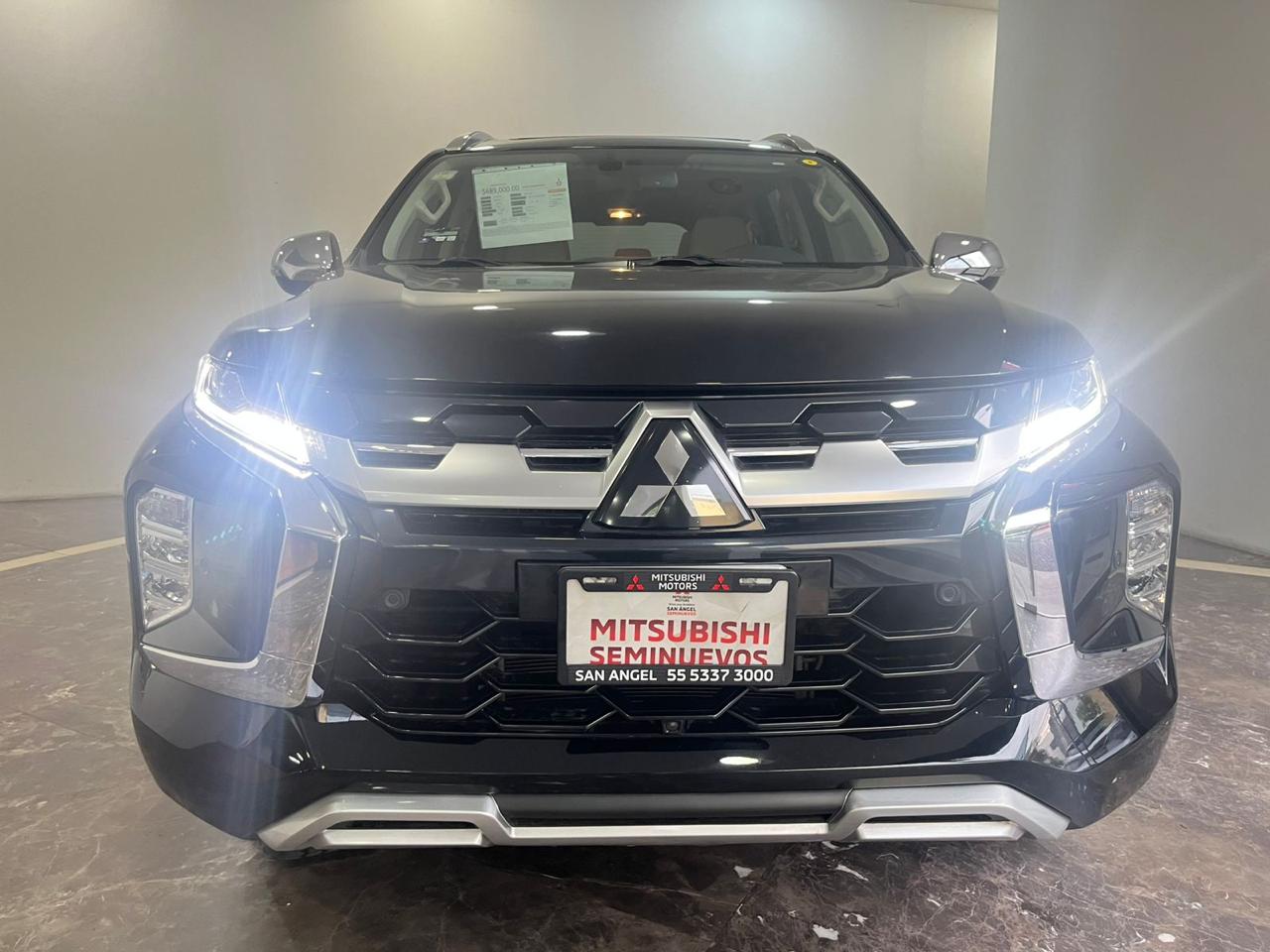 2024 MITSUBISHI Montero 5 pts. SE Plus, 3.0l, TA, QC, f. niebla, 7 pas., RA-18 bitono, 4x4