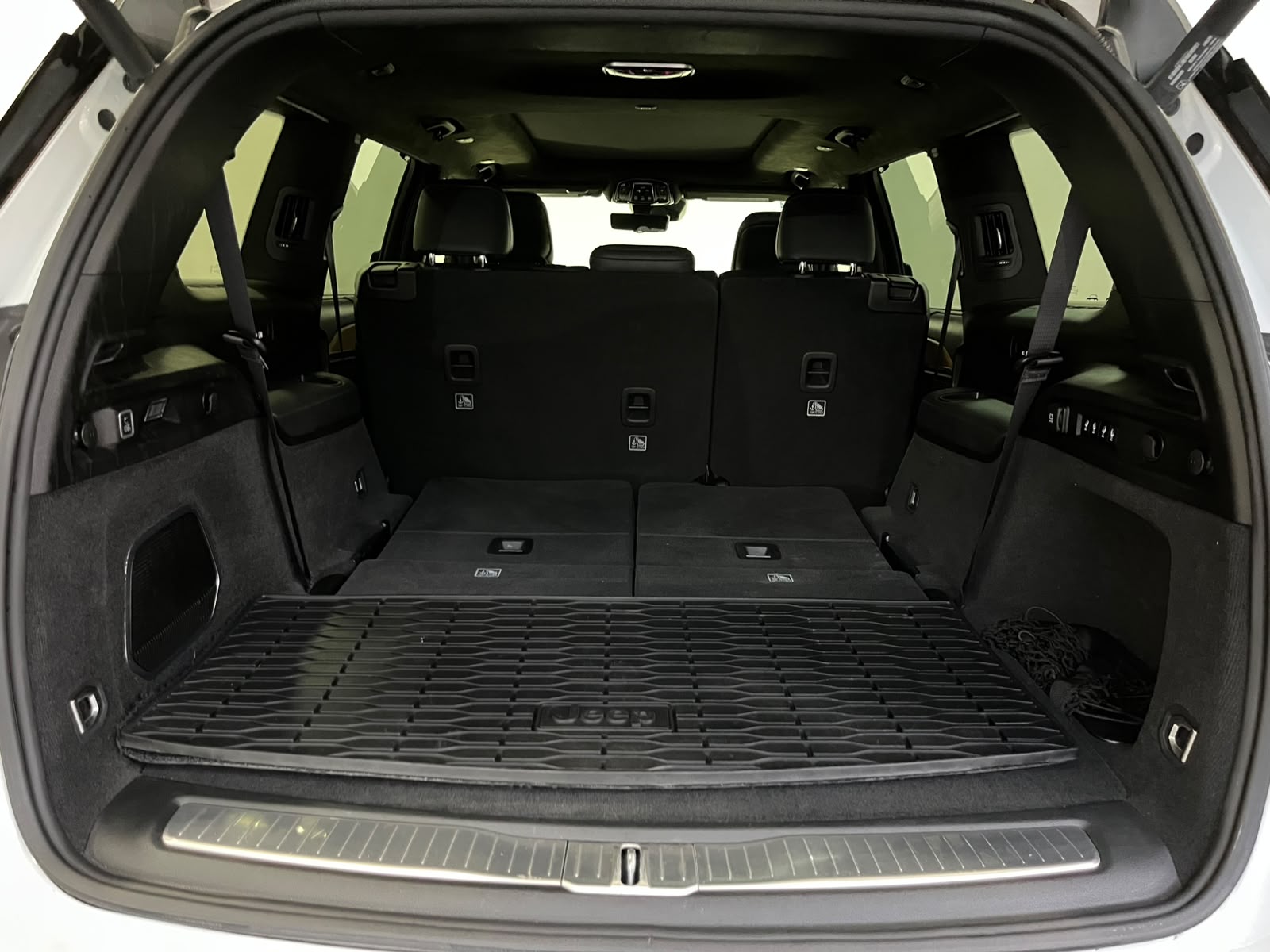 2023 JEEP Grand Cherokee VUD 5 pts. L Summit Reserve, 5.7l, TA, piel gamuza, QCP, 7 pas., RA-21, 4x4
