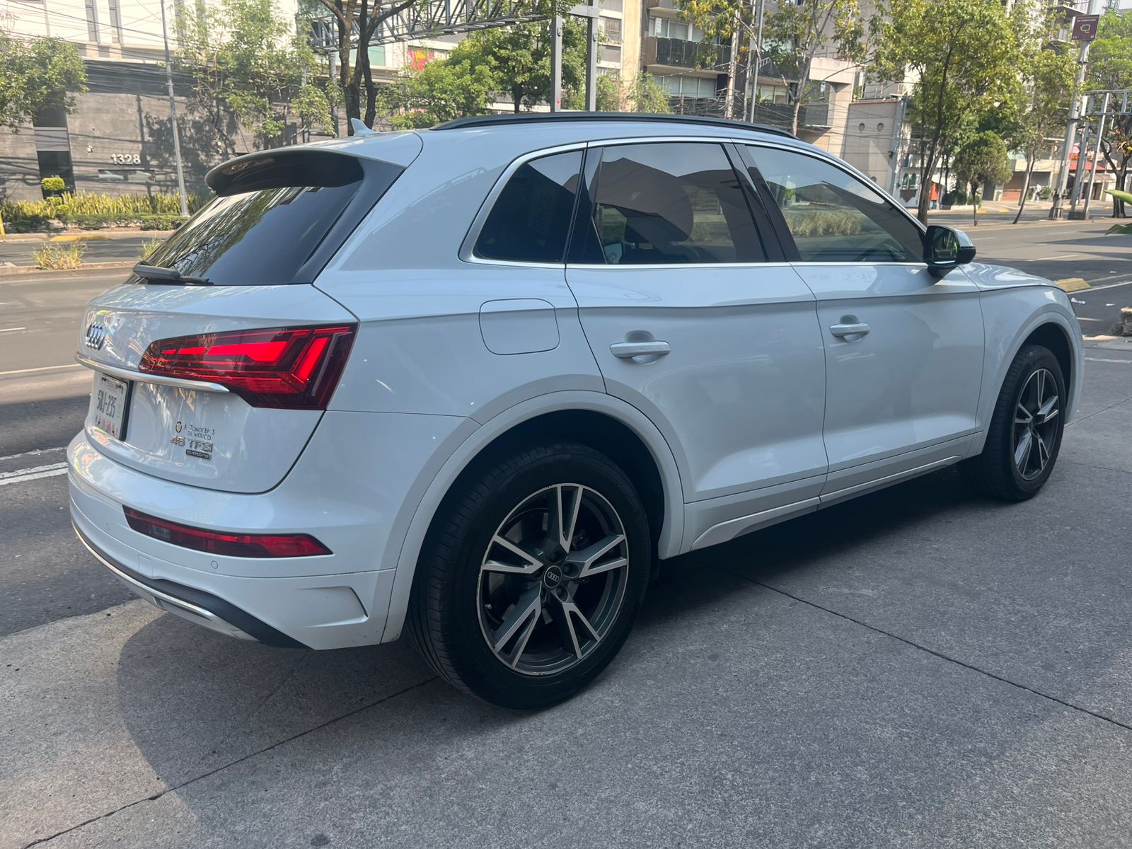 2021 AUDI Q5 4x4 5 pts. Elite, MHEV, 2.0T, S Tronic, GPS, RA-19
