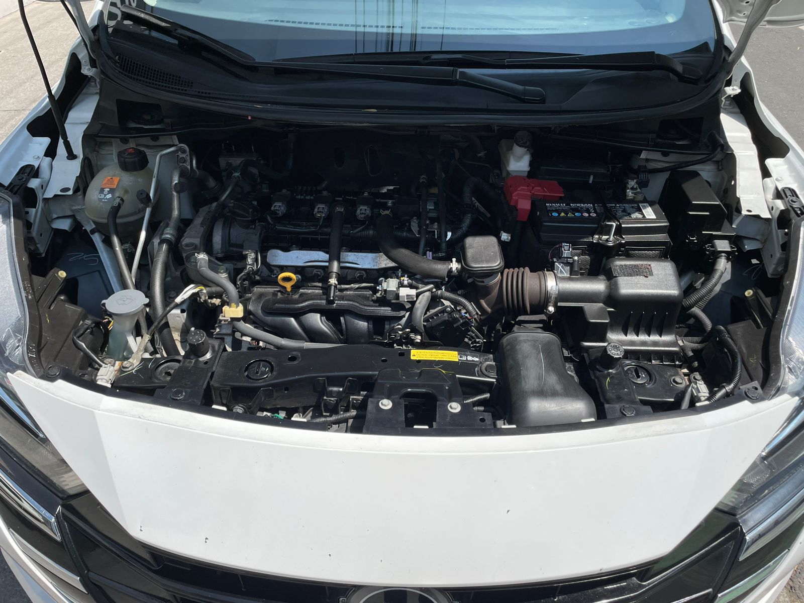 2024 NISSAN Versa 4 pts. Sense, TM5, a/ac., R-15