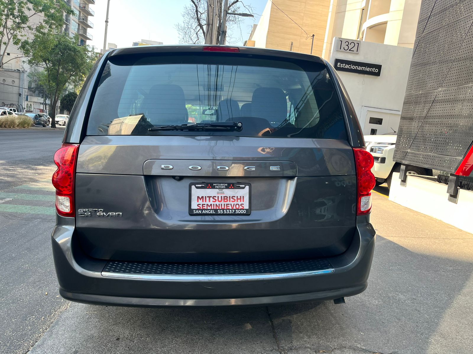 2019 DODGE Grand Caravan Minivan 5 pts. SE, TA, VE del., R-17