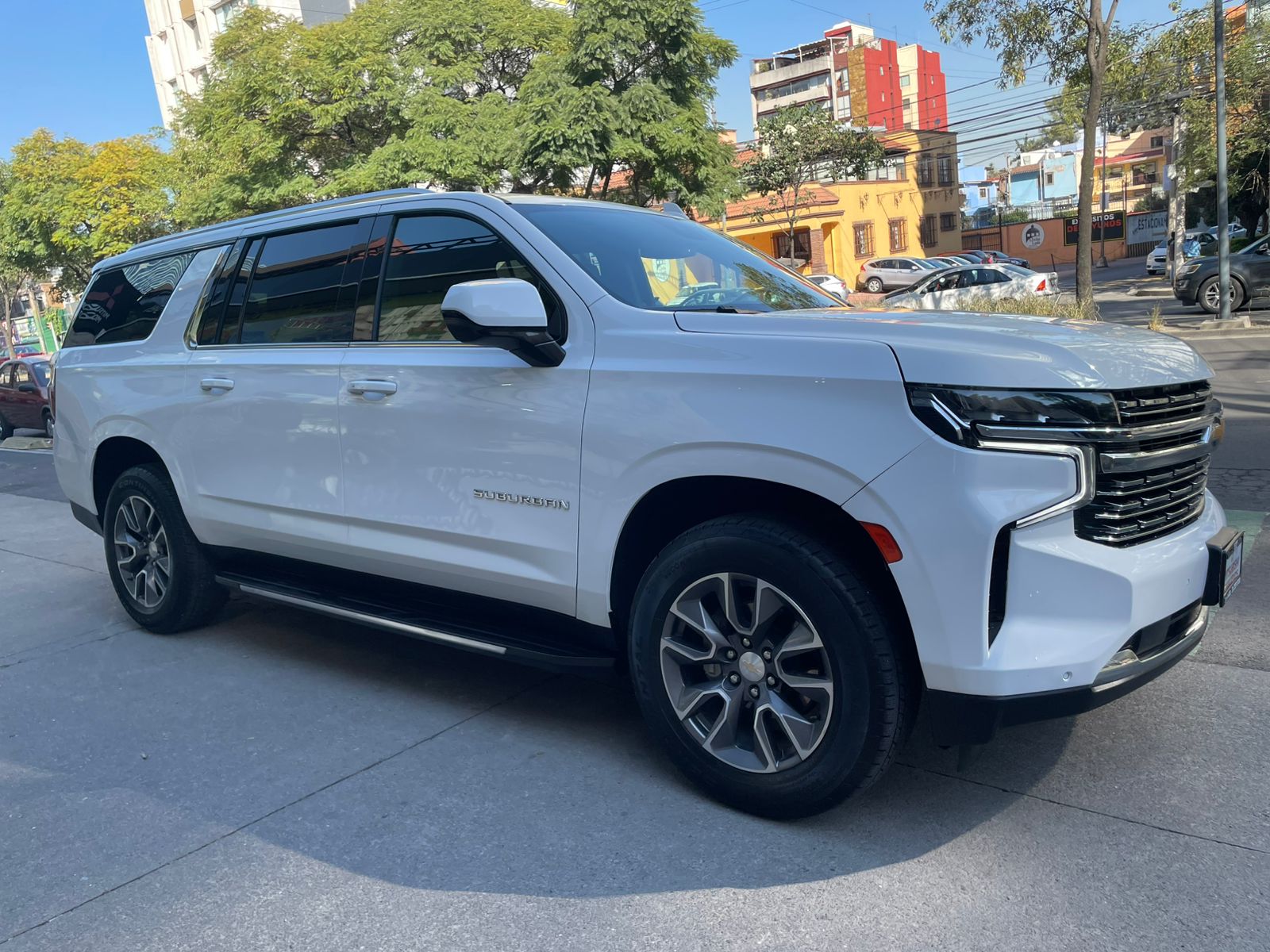 2023 CHEVROLET Suburban 5 pts. LT, 5.3l, TA, piel, RA-20