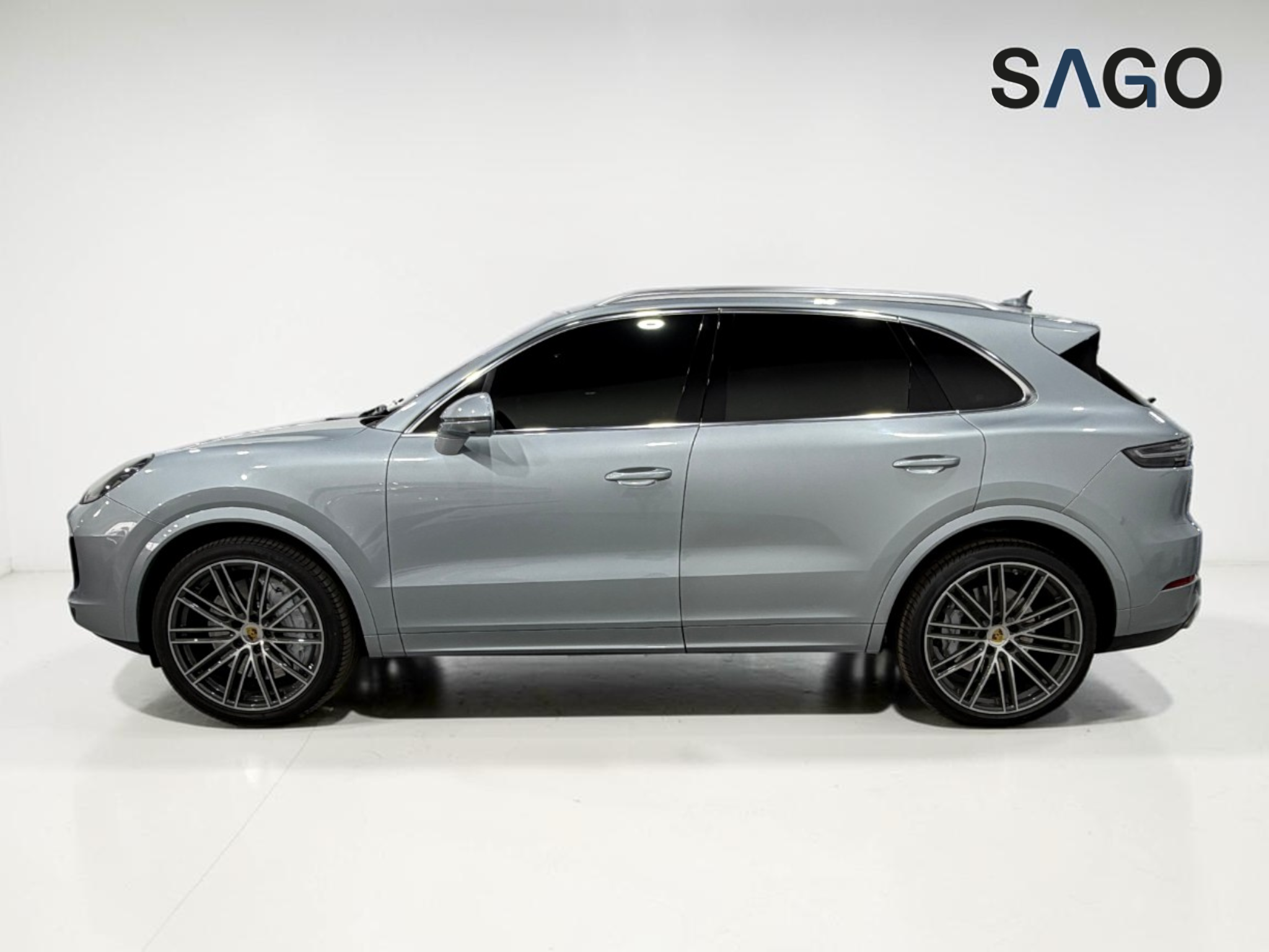 2020 PORSCHE Cayenne 5 pts. Turbo, V8, 550 HP, Tiptronic