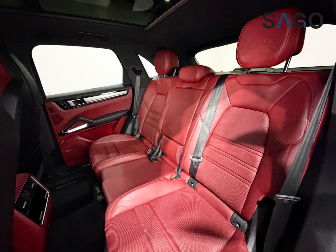 2020 PORSCHE Cayenne 5 pts. Turbo, V8, 550 HP, Tiptronic
