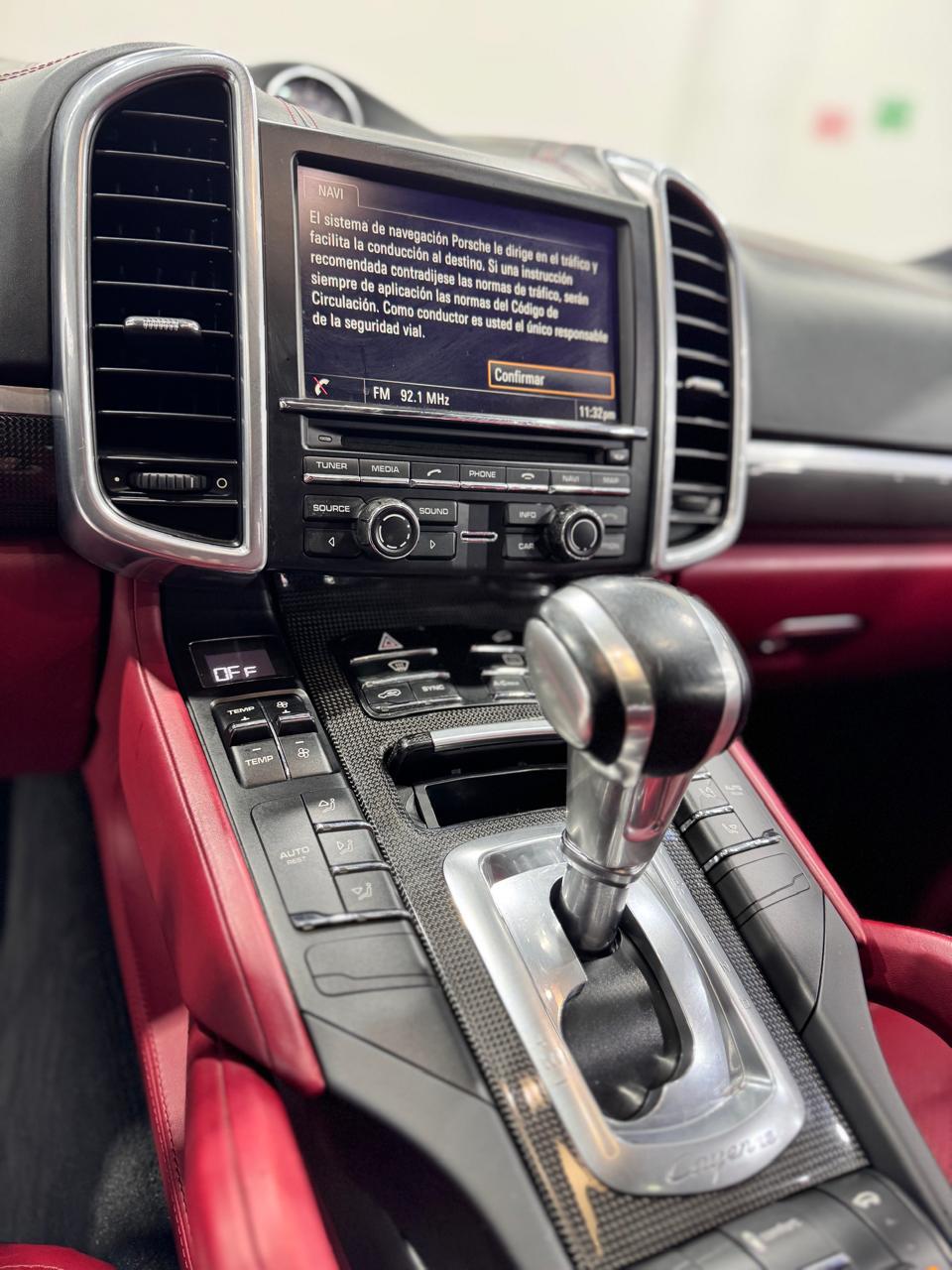 2016 PORSCHE Cayenne 5 pts. GTS, V6, 440 HP, Tiptronic
