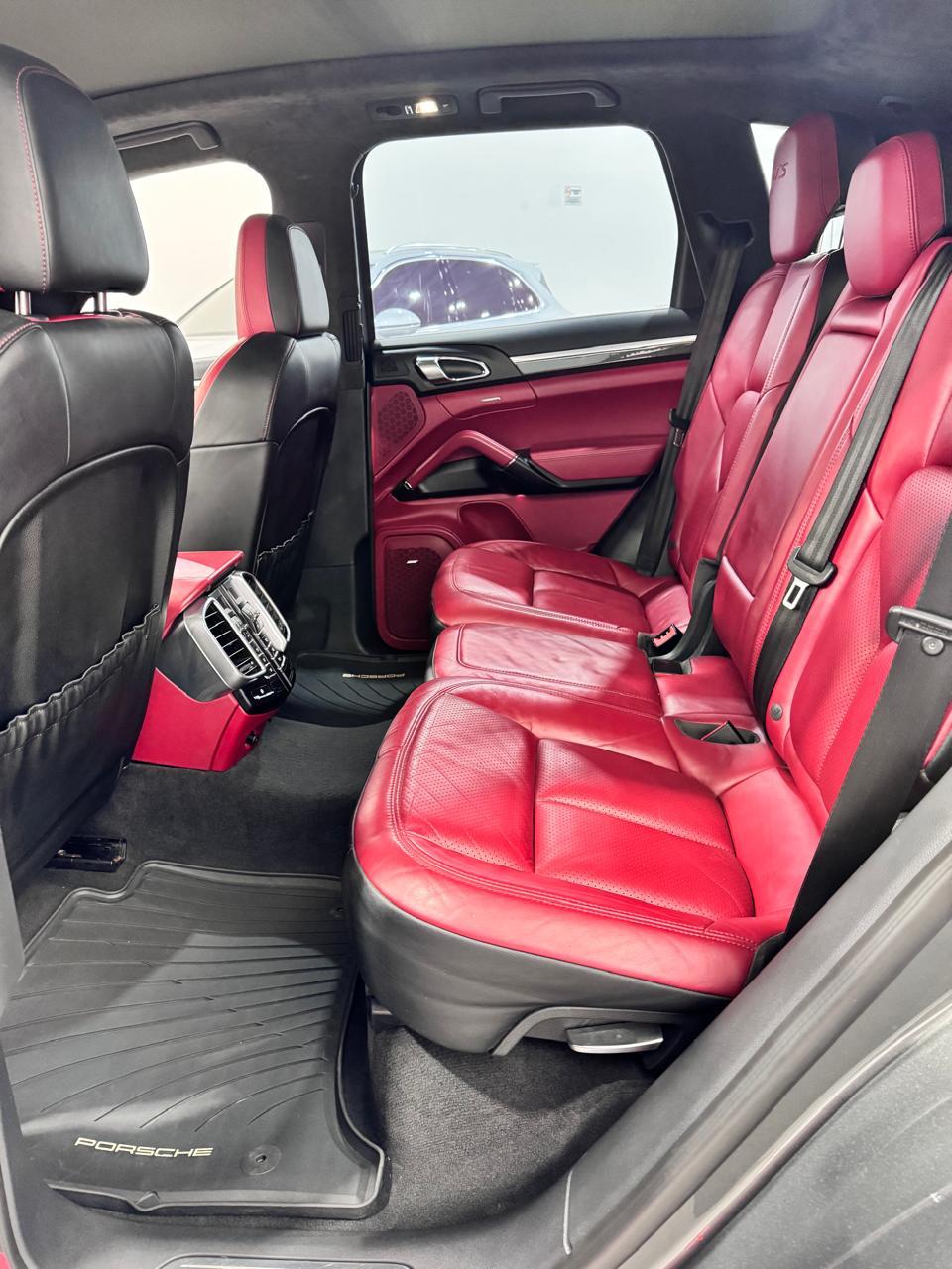 2016 PORSCHE Cayenne 5 pts. GTS, V6, 440 HP, Tiptronic