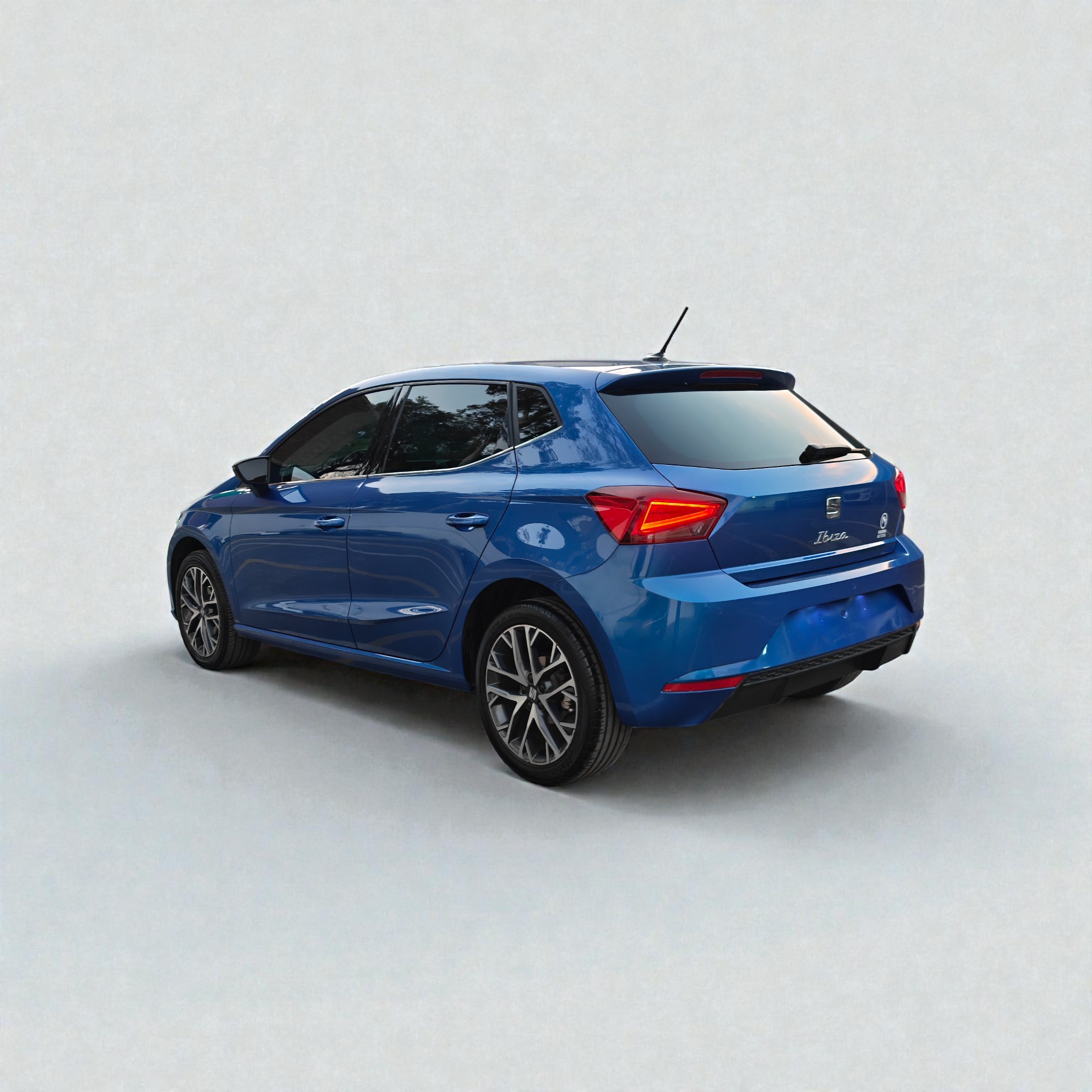 2024 SEAT Ibiza 5 pts. Xcellence, 110 HP, 1.6l, TM5, a/ac., QC, f. led, RA-16