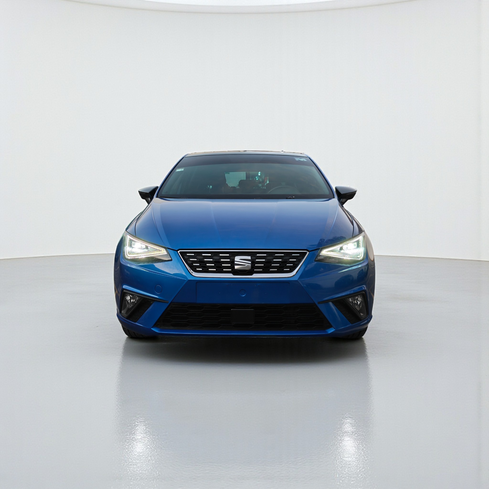 2024 SEAT Ibiza 5 pts. Xcellence, 110 HP, 1.6l, TM5, a/ac., QC, f. led, RA-16