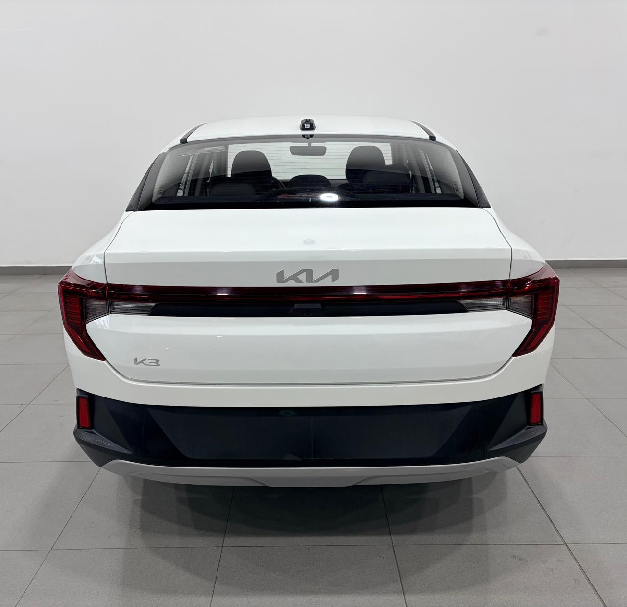 2026 KIA K3 4 pts. L, 1.6l, TA, a/ac., R-15