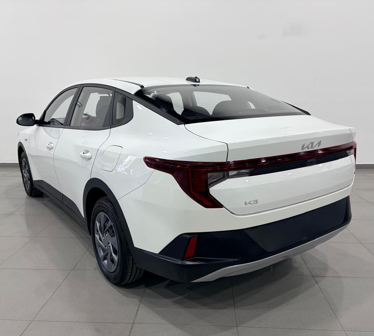 2026 KIA K3 4 pts. L, 1.6l, TA, a/ac., R-15