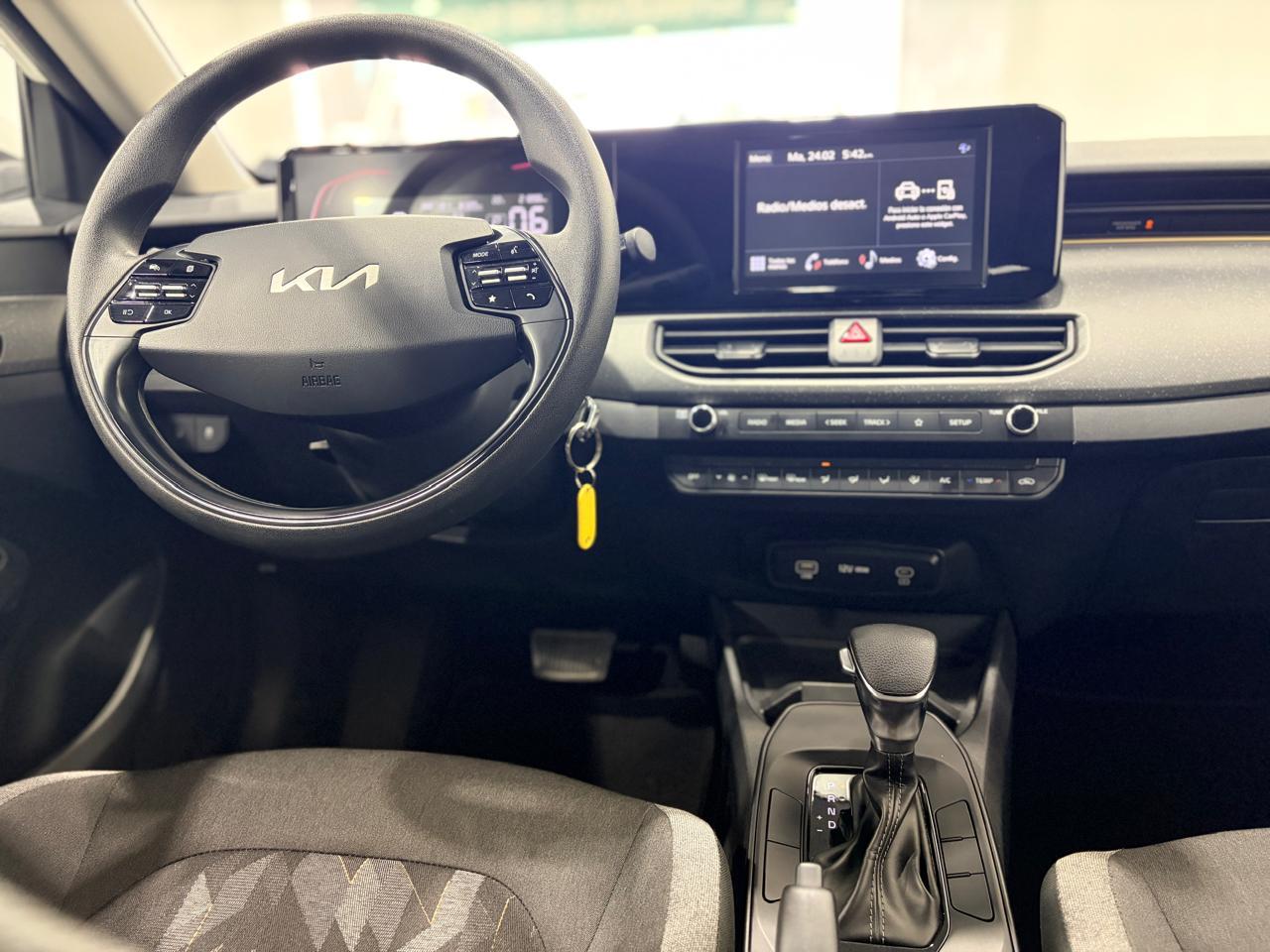 2026 KIA K3 4 pts. L, 1.6l, TA, a/ac., R-15
