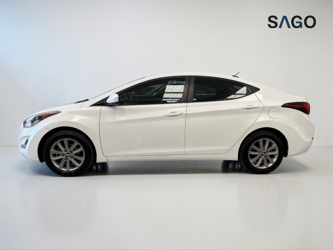 2015 HYUNDAI Elantra 4 pts. GLS Premium, 1.8l, TM6, a/ac., f. niebla, RA-16