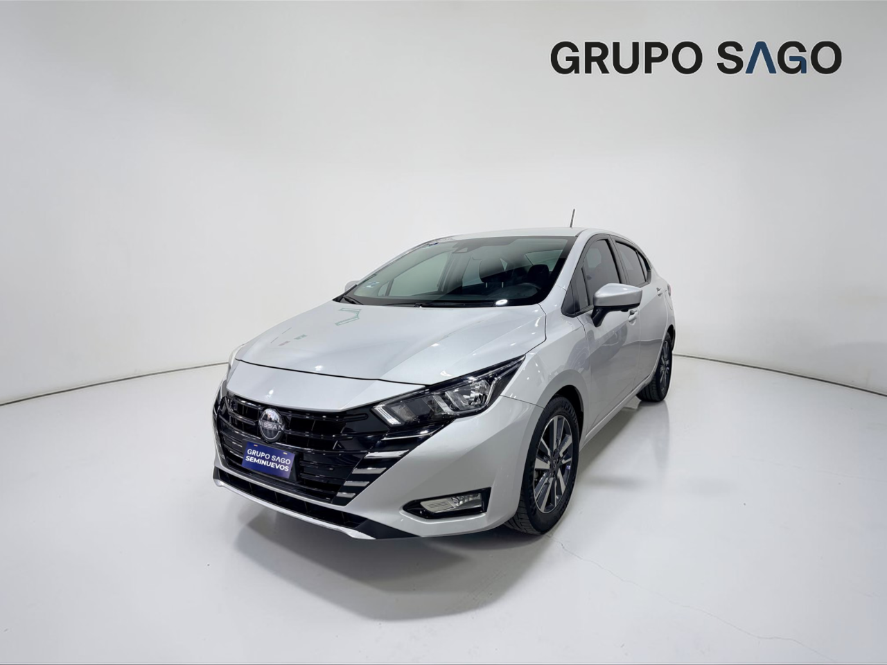 2023 NISSAN Versa 4 pts. Advance, TM5, a/ac., f. niebla, RA-16
