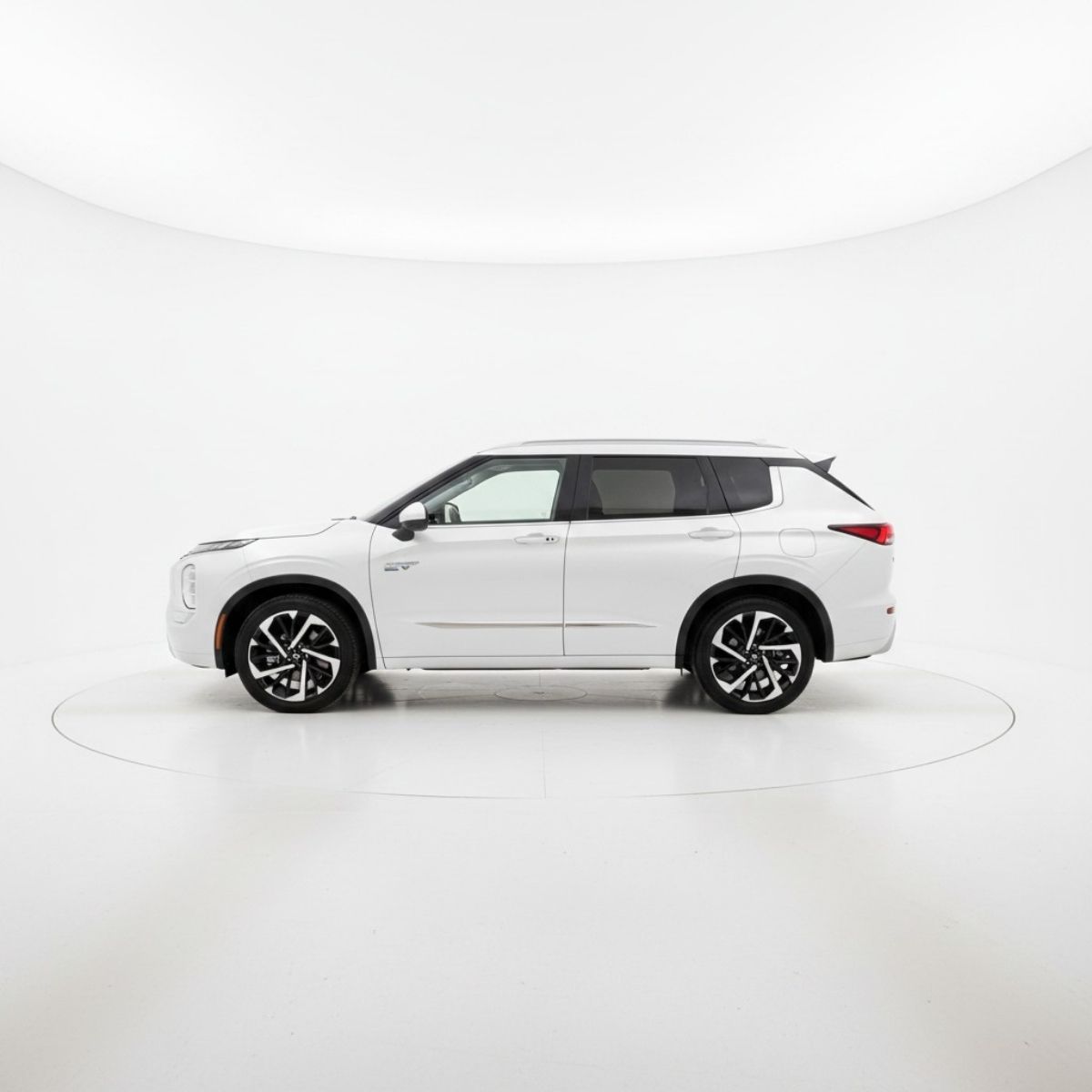 2025 MITSUBISHI Outlander 5 pts. Diamond, PHEV, TA, piel premium, molduras crom., RA-20, 4x4