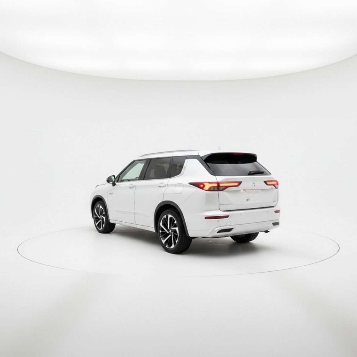 2025 MITSUBISHI Outlander 5 pts. Diamond, PHEV, TA, piel premium, molduras crom., RA-20, 4x4