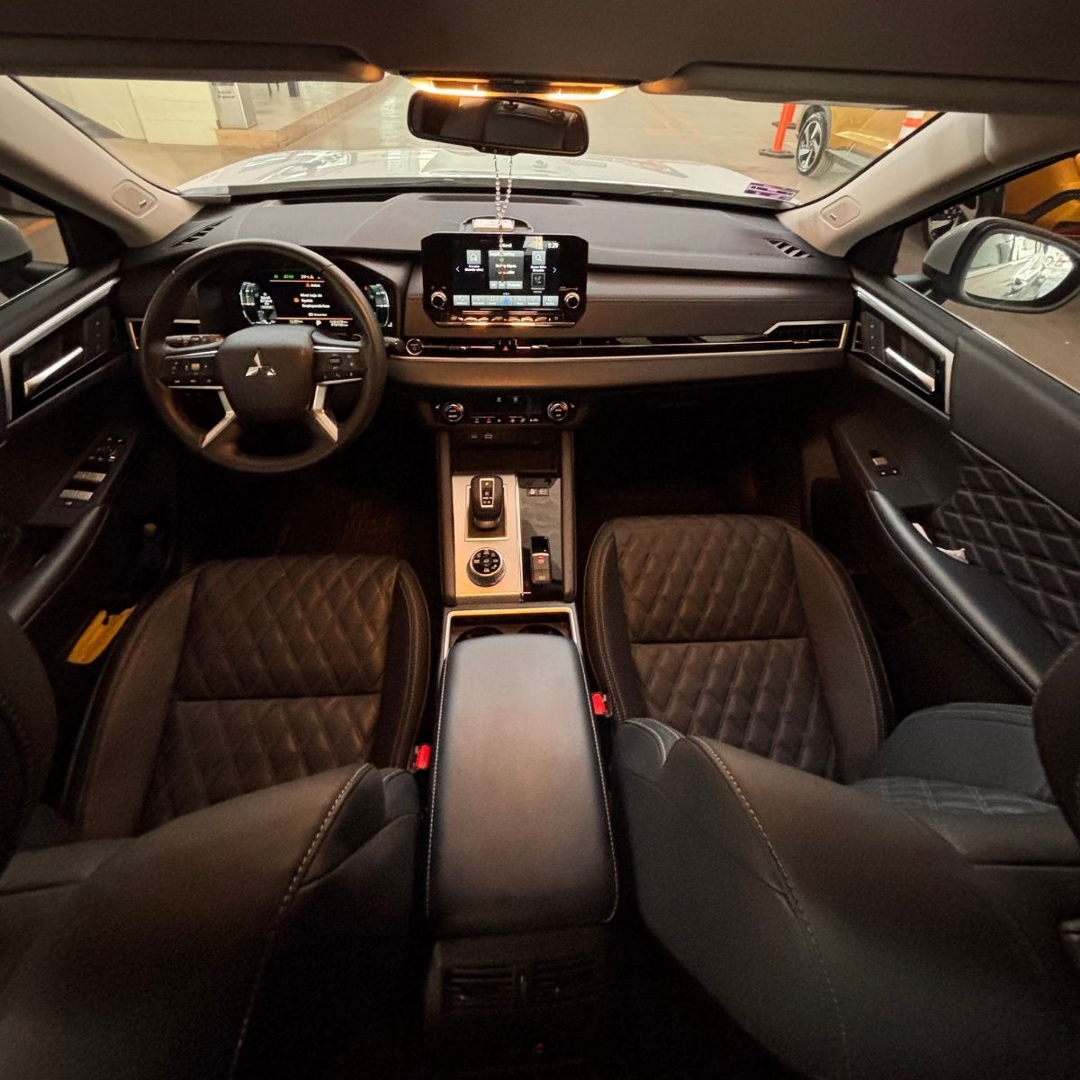 2025 MITSUBISHI Outlander 5 pts. Diamond, PHEV, TA, piel premium, molduras crom., RA-20, 4x4